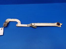 Mercedes-Benz E W123 Engine bonnet/hood hinges W213