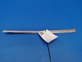 Mercedes-Benz E W123 Rivestimento modanatura del vetro della portiera posteriore W123