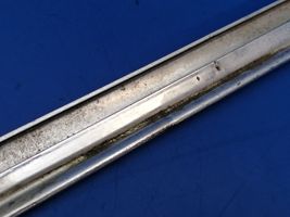 Mercedes-Benz E W123 Rivestimento modanatura del vetro della portiera posteriore W123