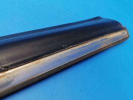 Mercedes-Benz E W123 Rivestimento portiera posteriore (modanatura) W123