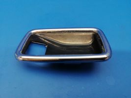 Mercedes-Benz E W123 Copertura per maniglia portiera anteriore 1087660511