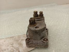 Mercedes-Benz E W123 Regulator ciśnienia paliwa 0438140065