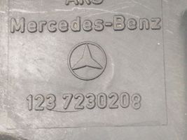 Mercedes-Benz E W123 Zamek drzwi przednich 1237230208