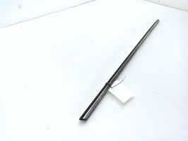 Mercedes-Benz E W123 Rivestimento parafango (modanatura) W123