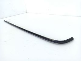 Mercedes-Benz E W123 Rivestimento modanatura parafango posteriore W123