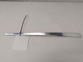 Mercedes-Benz E W123 Rivestimento modanatura del vetro della portiera posteriore W123