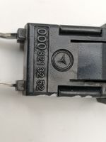 Mercedes-Benz E W123 Sensore del freno di stazionamento/freno a mano 0008213252