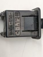 Mercedes-Benz E W123 Sensore del freno di stazionamento/freno a mano 0008213252