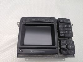 Mercedes-Benz S W220 Radio/CD/DVD/GPS-pääyksikkö A2208270442