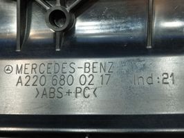 Mercedes-Benz S W220 Kojelaudan alempi verhoilu A2206800217