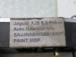 Jaguar XJS Etuoven lukko 