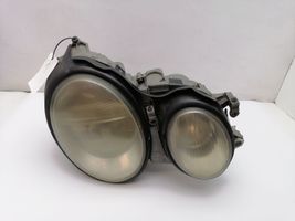 Mercedes-Benz CLK A208 C208 Lampa przednia 00745701