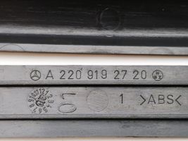 Mercedes-Benz S W220 Kuljettajan istuimen kiskon lista A2209192120