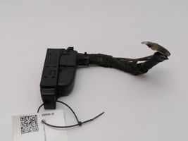 Mercedes-Benz E W211 ABS-moduulin liittimen pistoke 2115450883