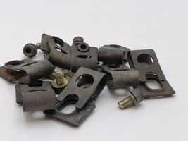 Mercedes-Benz 380 560SEC C126 Fuel Injector clamp holder 