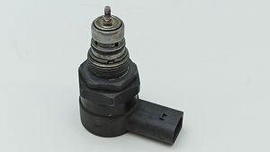 Mercedes-Benz E W211 Regulator ciśnienia paliwa A6110780449