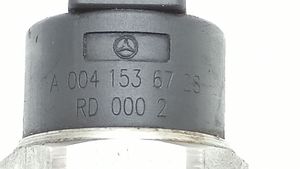 Mercedes-Benz E W211 Sensor de presión de combustible 0281002504