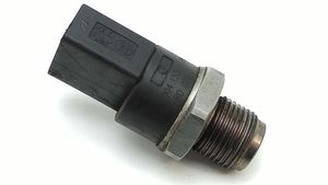 Mercedes-Benz E W211 Sensor de presión de combustible 0281002504