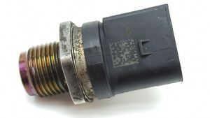 Mercedes-Benz E W211 Sensore di pressione del carburante A0061533328