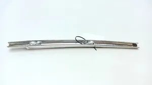 Mercedes-Benz 250 280 C CE W114 Rivestimento modanatura del vetro della portiera anteriore 