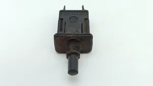 Mercedes-Benz COMPAKT W115 Priekšpusē durvju atvēršanas / aizvēršanas sensors (pīkstulis) 0008212852