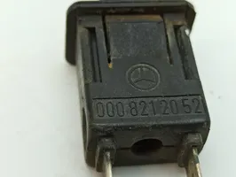 Mercedes-Benz COMPAKT W115 Capteur, interrupteur de porte avant 0008212052