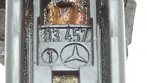 Mercedes-Benz COMPAKT W115 Haut parleur de porte arrière 2018201110