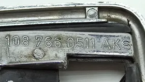 Mercedes-Benz COMPAKT W115 Türgriffkappe Türgriffblende vorne 1087660511