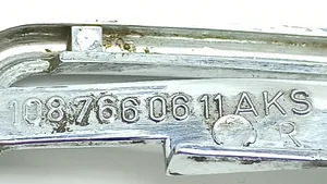 Mercedes-Benz COMPAKT W115 Osłona klamki drzwi tylnych 1087660611