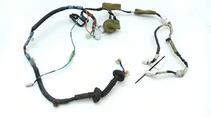 Lexus LS 430 Cableado de puerta trasera 8215350050