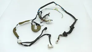 Lexus LS 430 Cableado de puerta trasera 8215450050