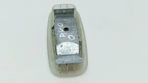 Mercedes-Benz CLK A208 C208 Lampka podsufitki tylna 2028200401