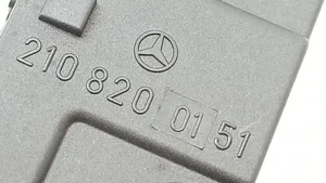 Mercedes-Benz CLK A208 C208 Interrupteur de siège chauffant 2108200151