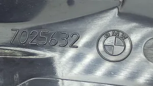 BMW Z4 E85 E86 Kojelaudan sivutuuletussuuttimen kehys 7025632