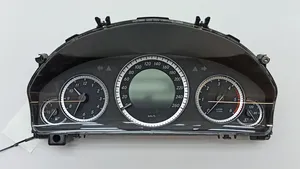 Mercedes-Benz E W212 Tachimetro (quadro strumenti) A2125408747