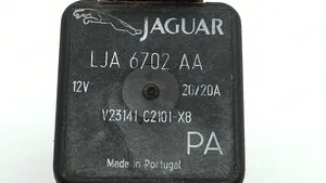 Jaguar XJ X308 Coolant fan relay LJA6702AA