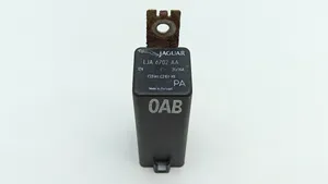 Jaguar XJ X308 Coolant fan relay LJA6702AA