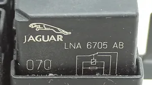 Jaguar XJ X308 Relé de la luz de advertencia LNA6705AB