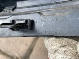 Nissan Qashqai Kratka dolna zderzaka przedniego 62256-HV20A