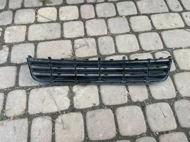 Volkswagen PASSAT B6 Grille inférieure de pare-chocs avant 3C0853677