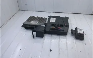 Renault Megane II Sterownik / Moduł ECU 7711497216