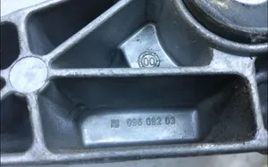 Mercedes-Benz C W203 Silniczek wycieraczek szyby przedniej / czołowej 2038200342