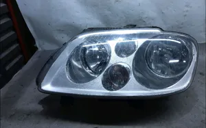 Volkswagen Touran I Lampa przednia 1T0941005R