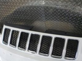 Jeep Grand Cherokee Zderzak przedni 