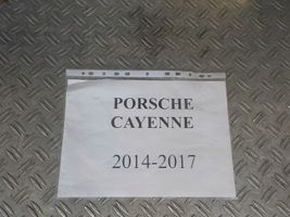 Porsche Cayenne (92A) Pare-boue arrière 7P5810972