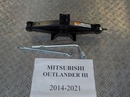 Mitsubishi Outlander Tunkki 