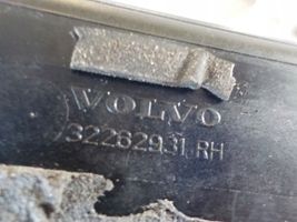 Volvo XC40 Lasin takaosan lista 32262930