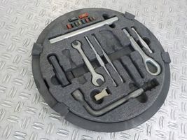 Mercedes-Benz S W220 Tool set A2205800005