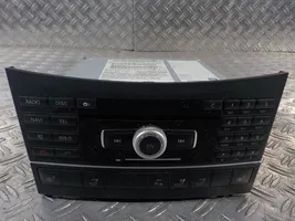 Mercedes-Benz E C207 W207 Panel / Radioodtwarzacz CD/DVD/GPS A2129004208