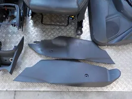 Ford Fiesta Sitze und Türverkleidungen komplett 